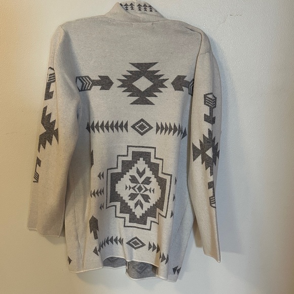 Aztec Patterned Open Front Cardigan - Picture 5 of 5